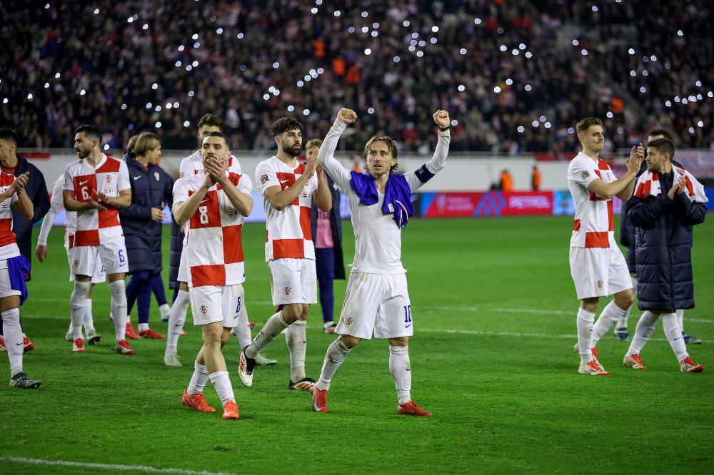 早报：还没撞线的，也该加把劲儿了